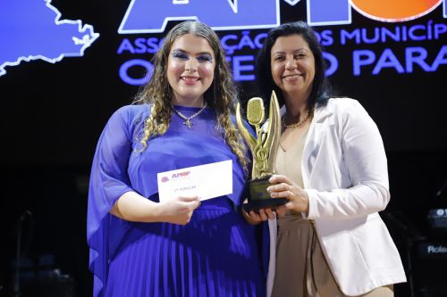 Talento de Nova Aurora ganha os palcos e celebra trajetória de destaque no FERMOP