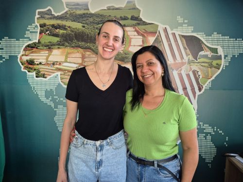 Kasiely Clemente: atleta do vôlei nacional visita Nova Aurora